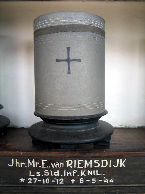 riemsdijk.van.e.2005.jpg