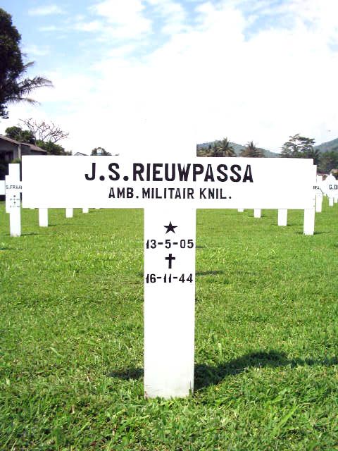 rieuwpassa.j.s.2005.jpg