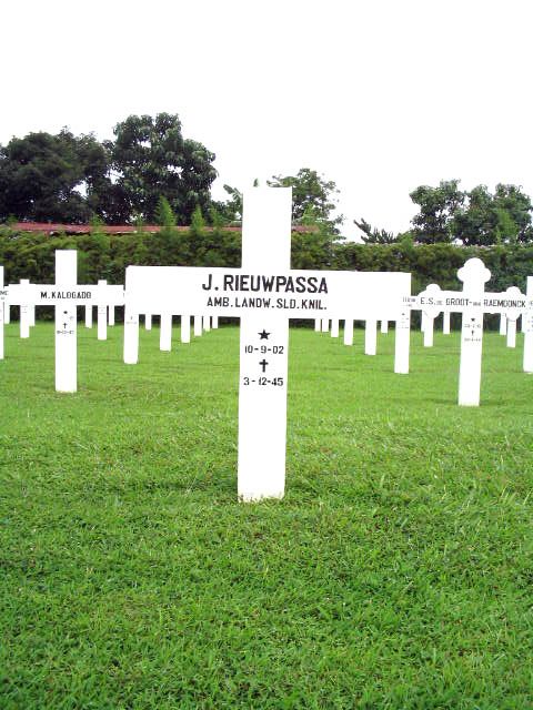 rieuwpassa.j.2005.jpg