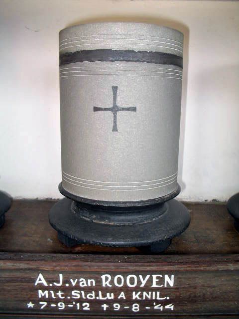 rooyen.van.a.j.2005.jpg