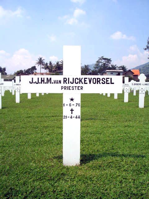 rijckevorsel.van.j.j.h.m.2005.jpg