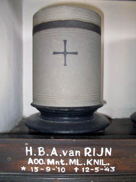 rijn.van.h,b,a,2005.jpg