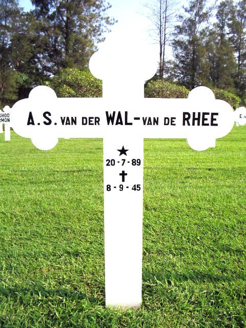 wal.v.der.rhee.v.de.a.s.2004.jpg.JPG