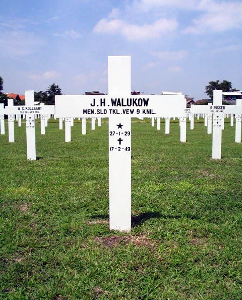 walukow.j.h.2005.jpg