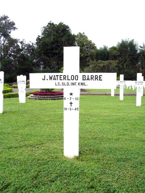 waterloo barre.j.2005.jpg