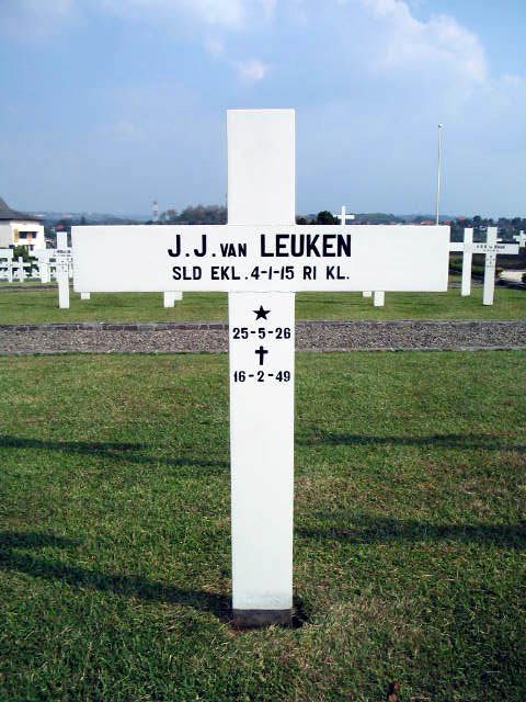leuken.van.j.j.2004.jpg.JPG
