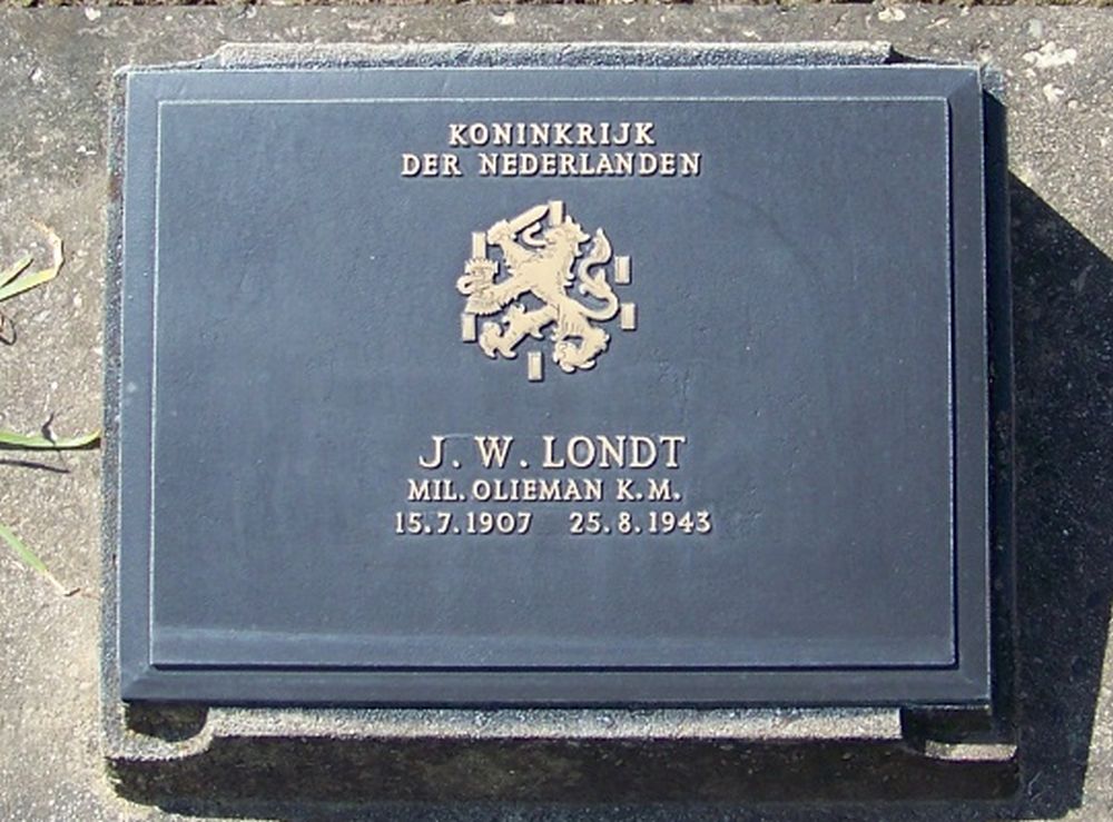 7. E. 52.JPG