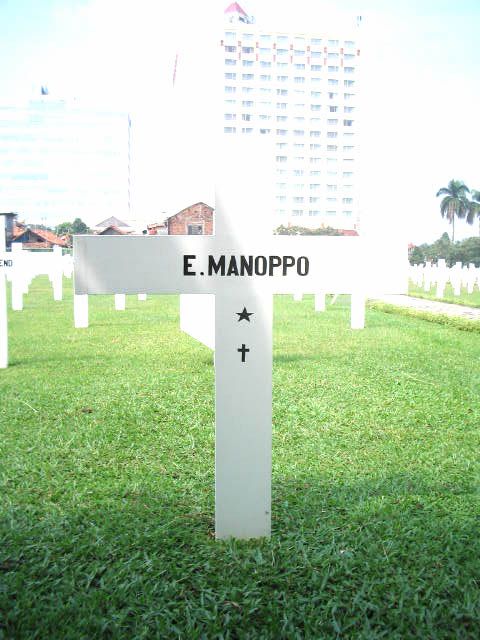 manoppo.e.2005.jpg
