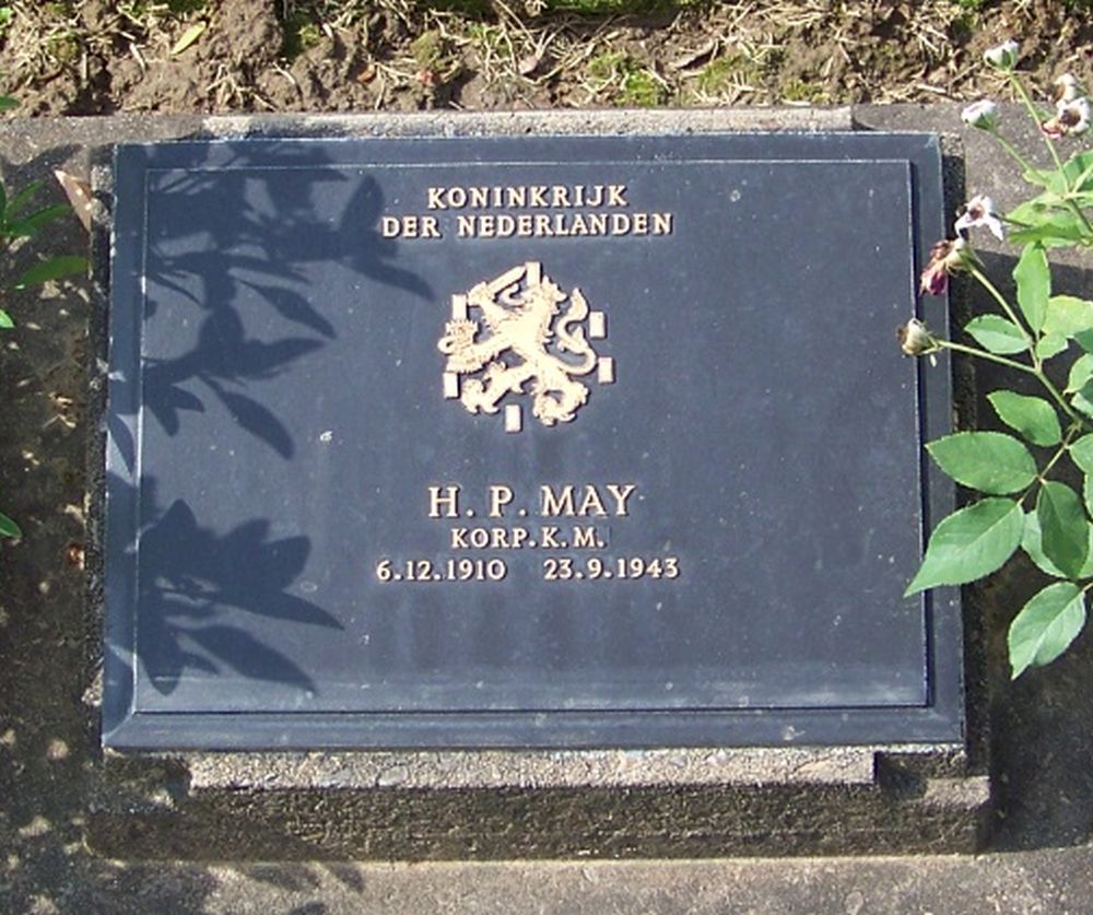 3. E. 33.JPG