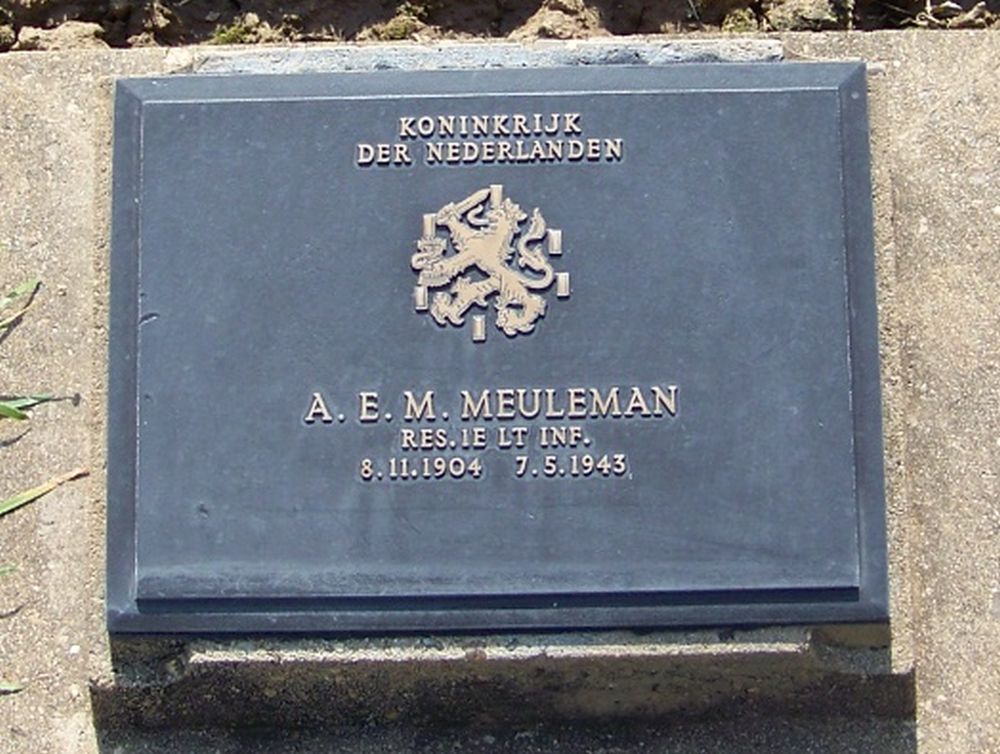 5. E. 75.JPG