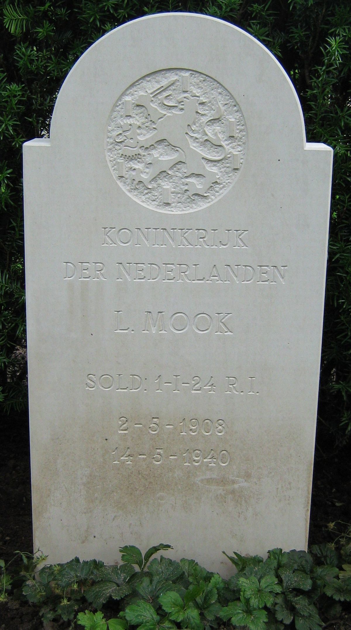 mook.l.2008.jpg
