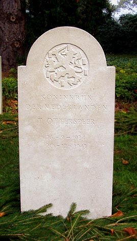 Otterspeer T.jpg