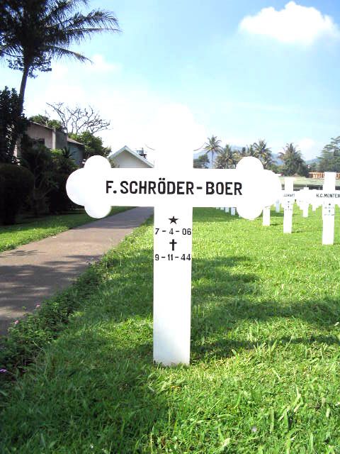 schroder.boer.f.2005.jpg