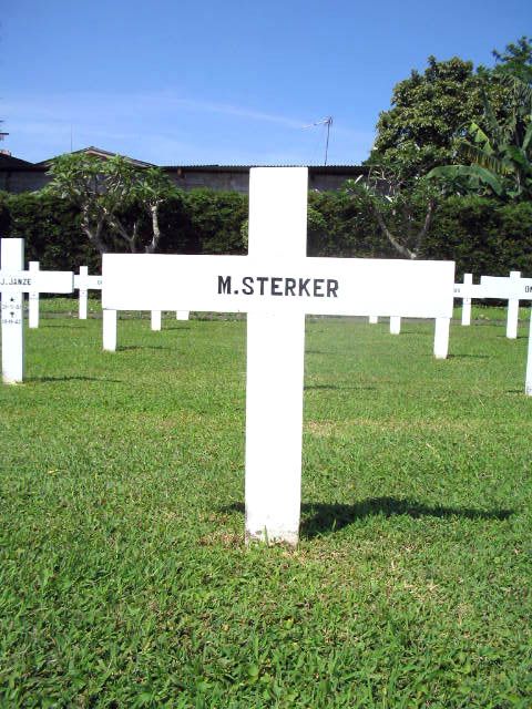 sterker.m.2005.jpg