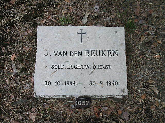 J.v.den Beuken(1).jpg