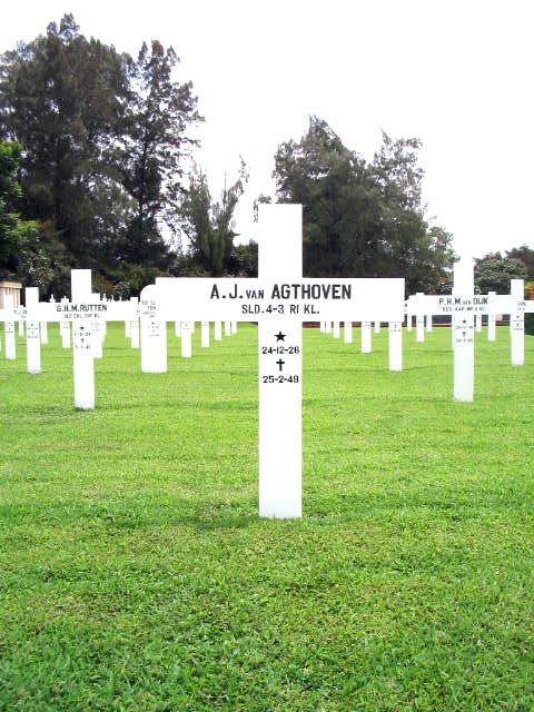 agthoven.van.a.j.2005.jpg