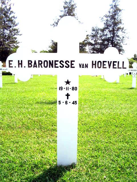 hoevell.e.h.2004.JPG