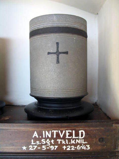 intveld.a.2005.jpg