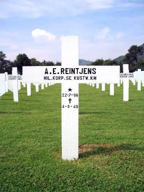 reintjens.a.e.2005.jpg