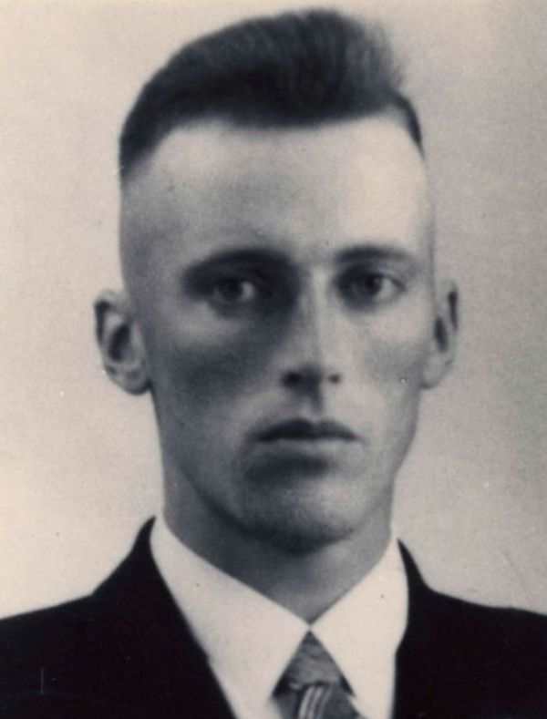 Portretfoto S. Bruinsma, foto NIOD.jpg