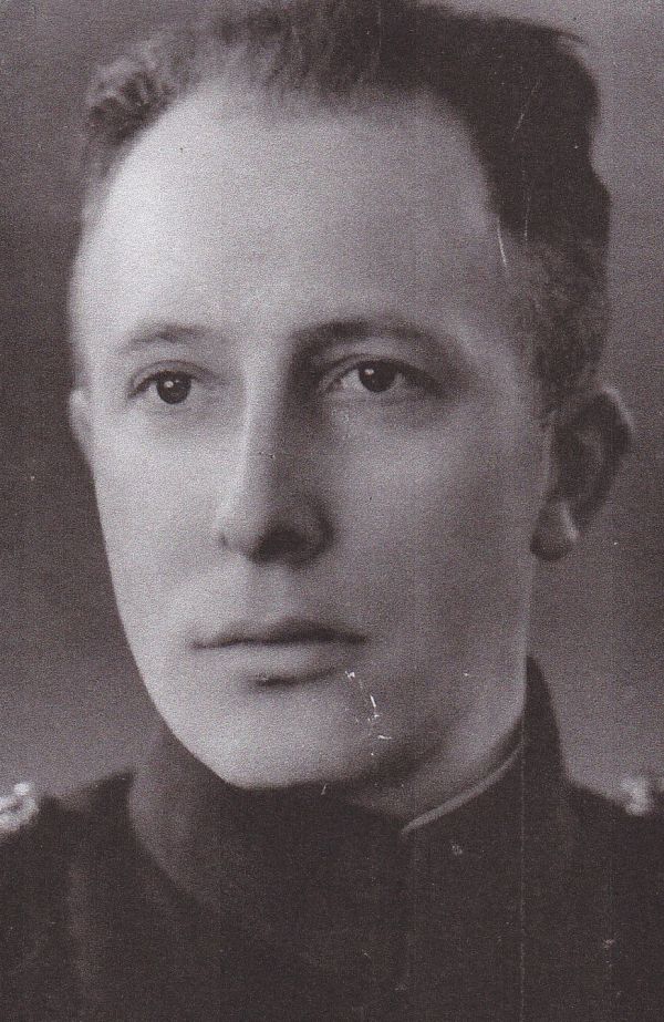 Portretfoto A. Groenewoud, foto familie.jpg