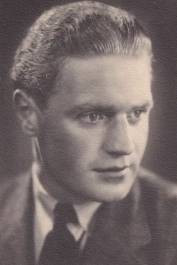 Portretfoto J. Ursem.jpg
