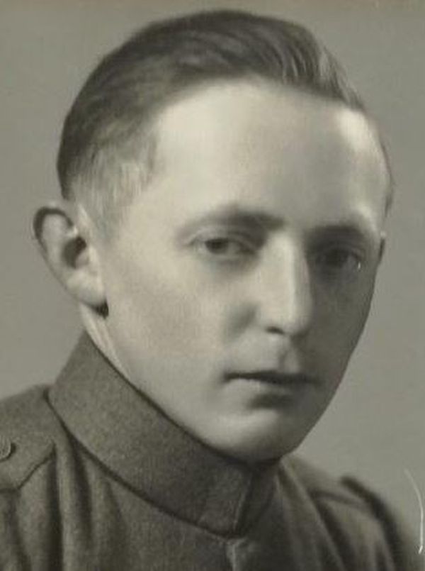 Portretfoto Piet van Riel, bron Wiki Midden-Brabant.JPG