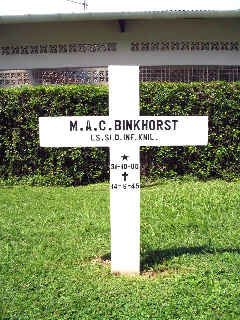 binkhorst.m.a.c.2005.jpg