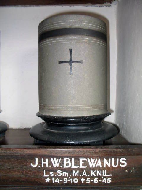 blewanus.j.h.w.2005.jpg