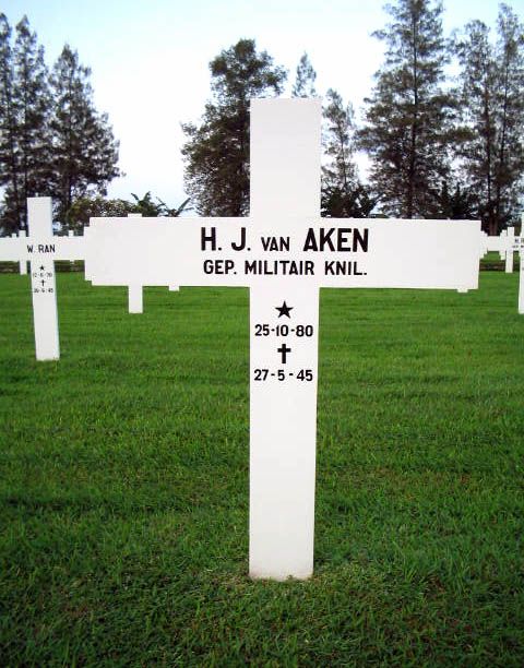 aken .v.h.j.2004.jpg