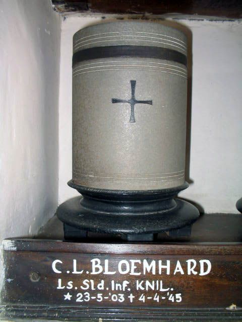 bloemhard.c.l.2005.jpg