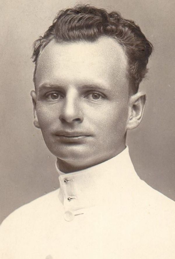 Portretfoto Dr. B.J. Haga, foto familie.JPG