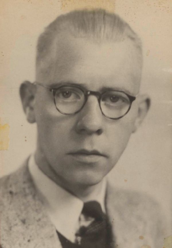 Portretfoto P. Mozes, foto familie.jpg