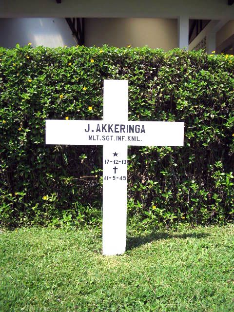 akkeringa.j.2005.jpg