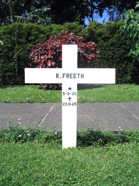 freeth.r.2005.jpg
