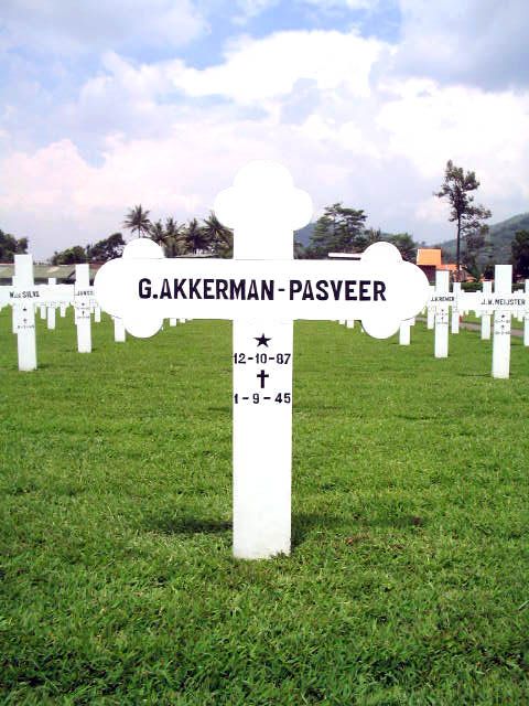 akkerman.pasveer.g.2005.jpg