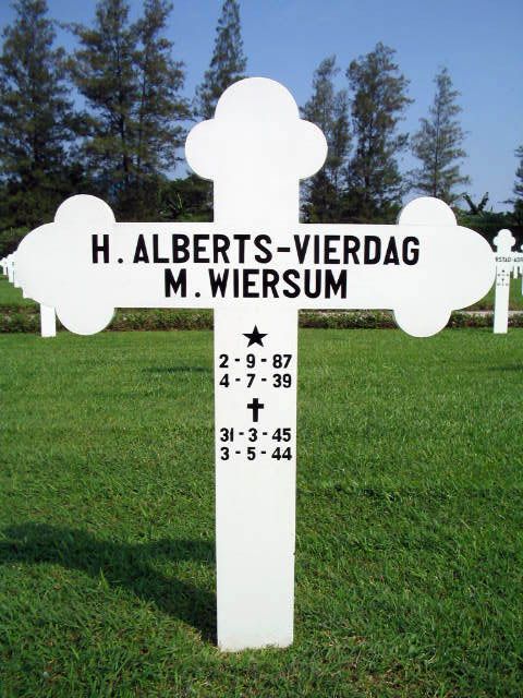 alberts vierdag.h.2004.jpg