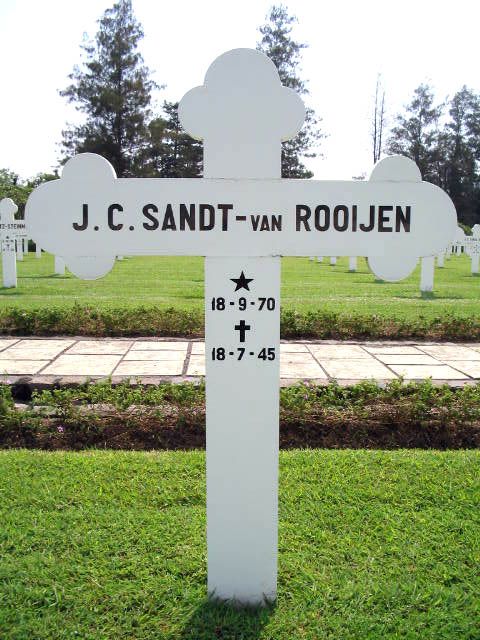 sandt van rooijen.j.c.2004.jpg