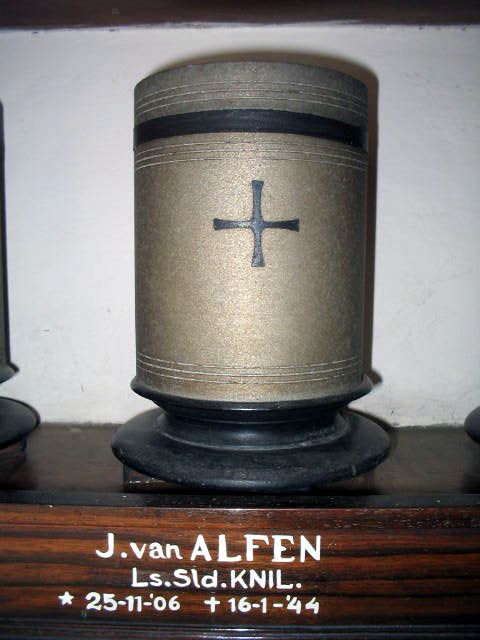 alfen.van.j.2005.jpg