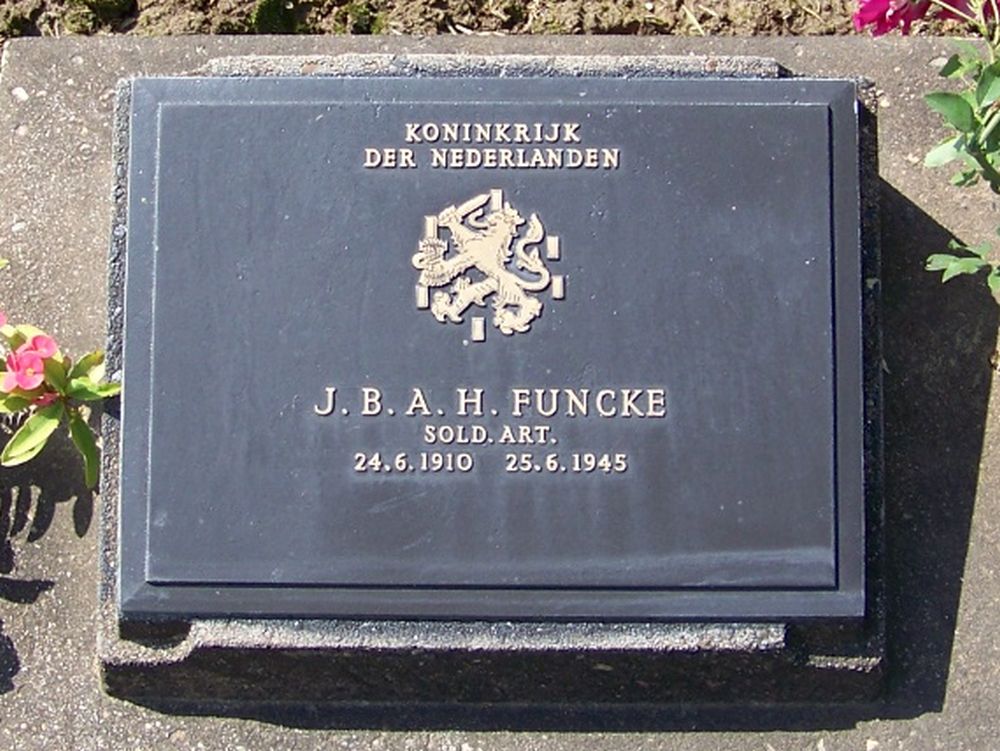 7. E. 11.JPG