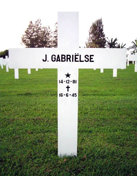 gabrielse j.2004.jpg