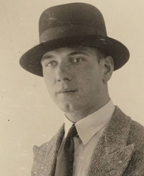 Portretfoto P.F. van der Kam, bron Doodenboek Oranjehotel 1940-1945.jpg
