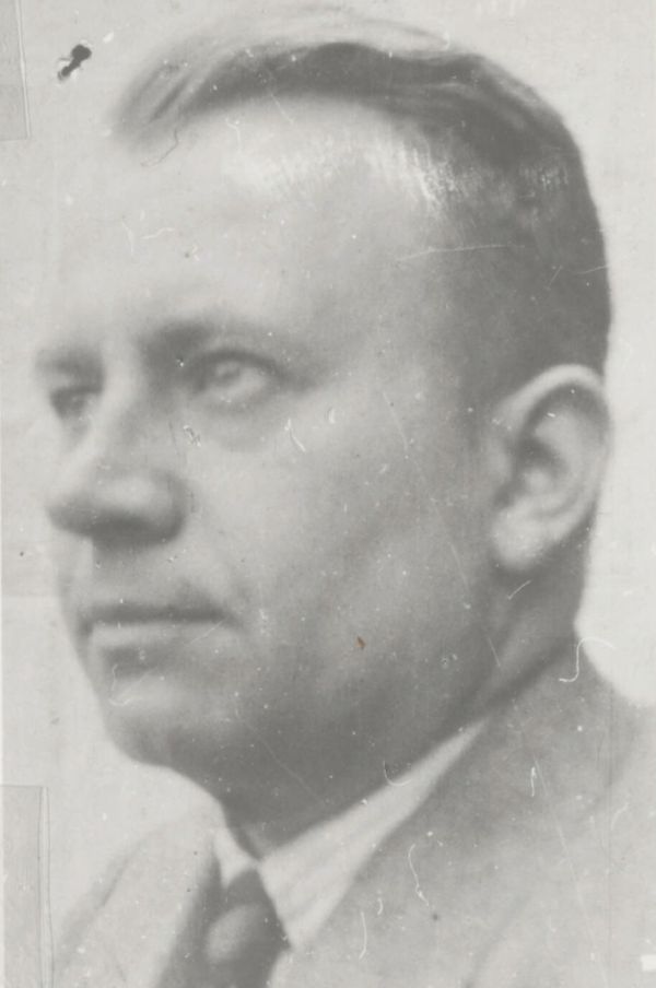 Portretfoto A. Moens, foto familie.jpg