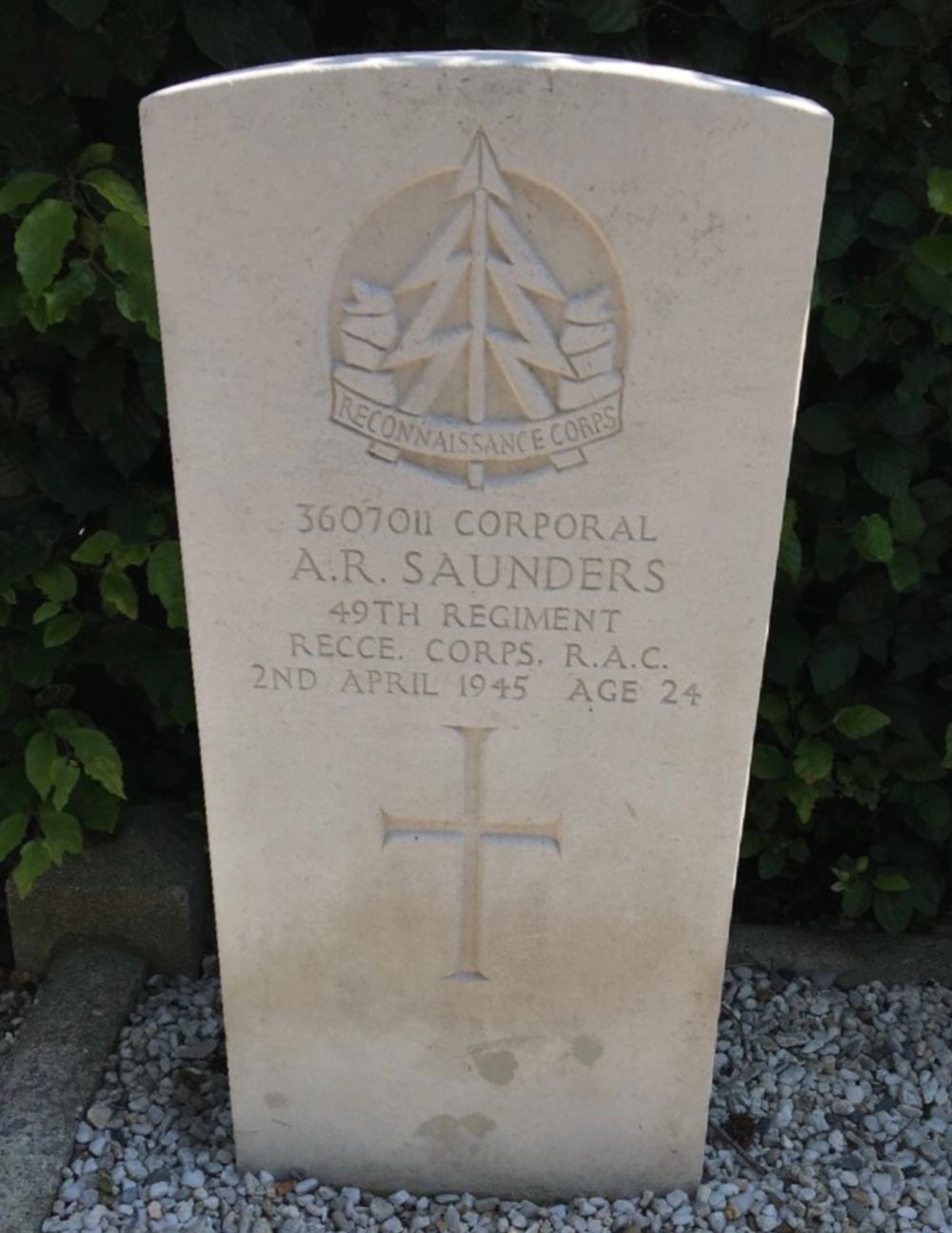 Graffoto A.R. Saunders2023.jpg
