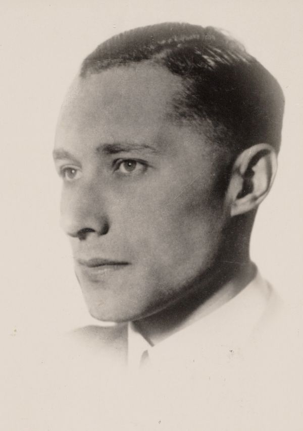 Portretfoto E. Bouter, foto Nationaal Archief.jpg