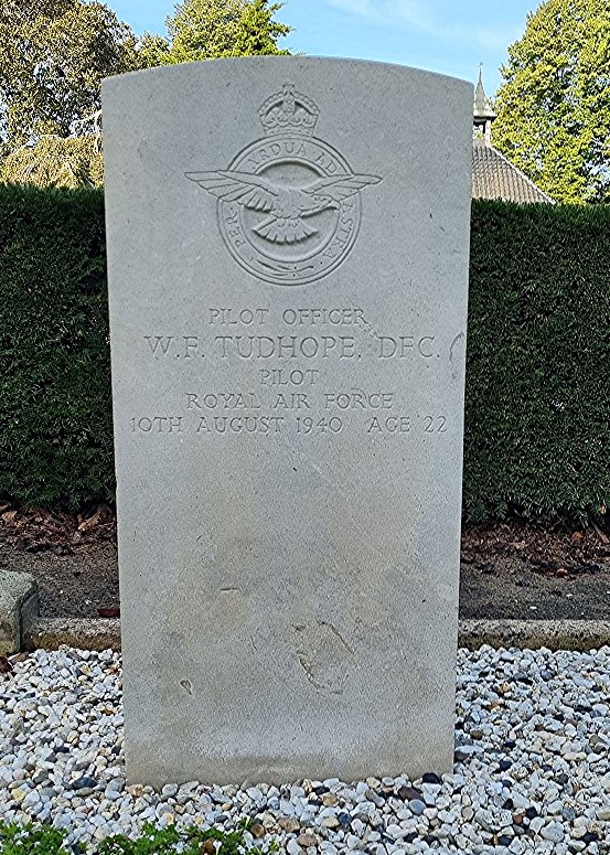 Kampen Grave Tudhope Oct.2022(7EDsmall).jpg