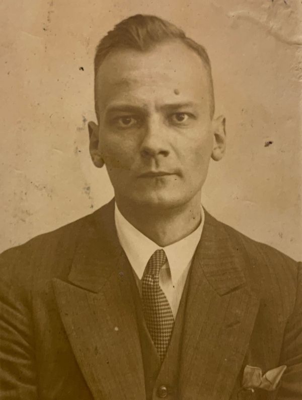Portretfoto Mr. C. Albricht, foto familie.jpg