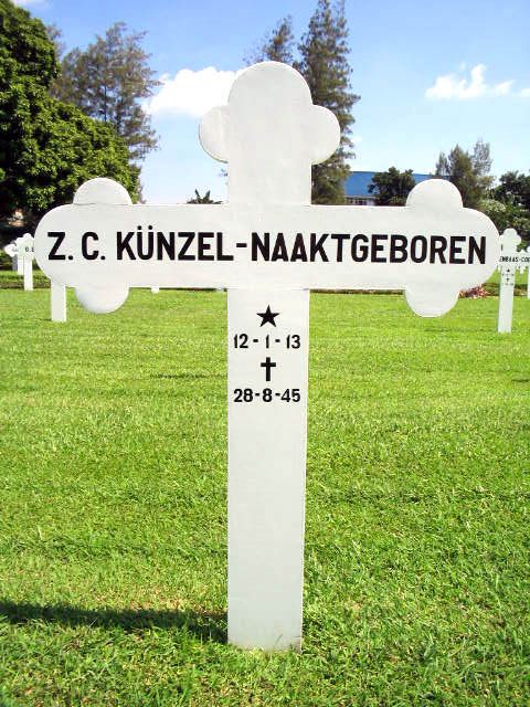 kunzel naaktgeboren z.c.2004.jpg