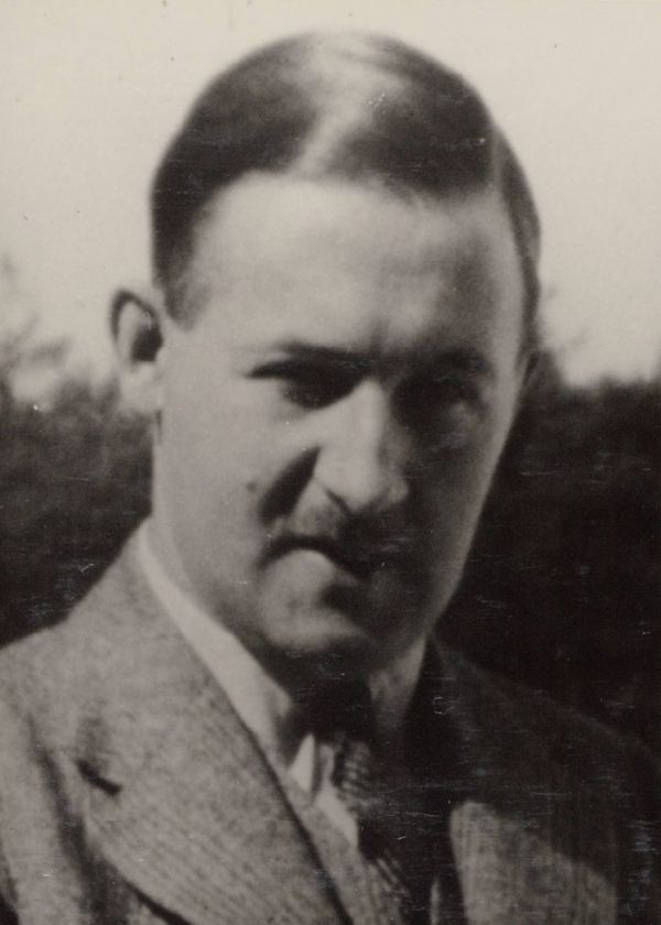 Portretfoto R.P. s'Jacob, foto Nationaal Archief.jpg