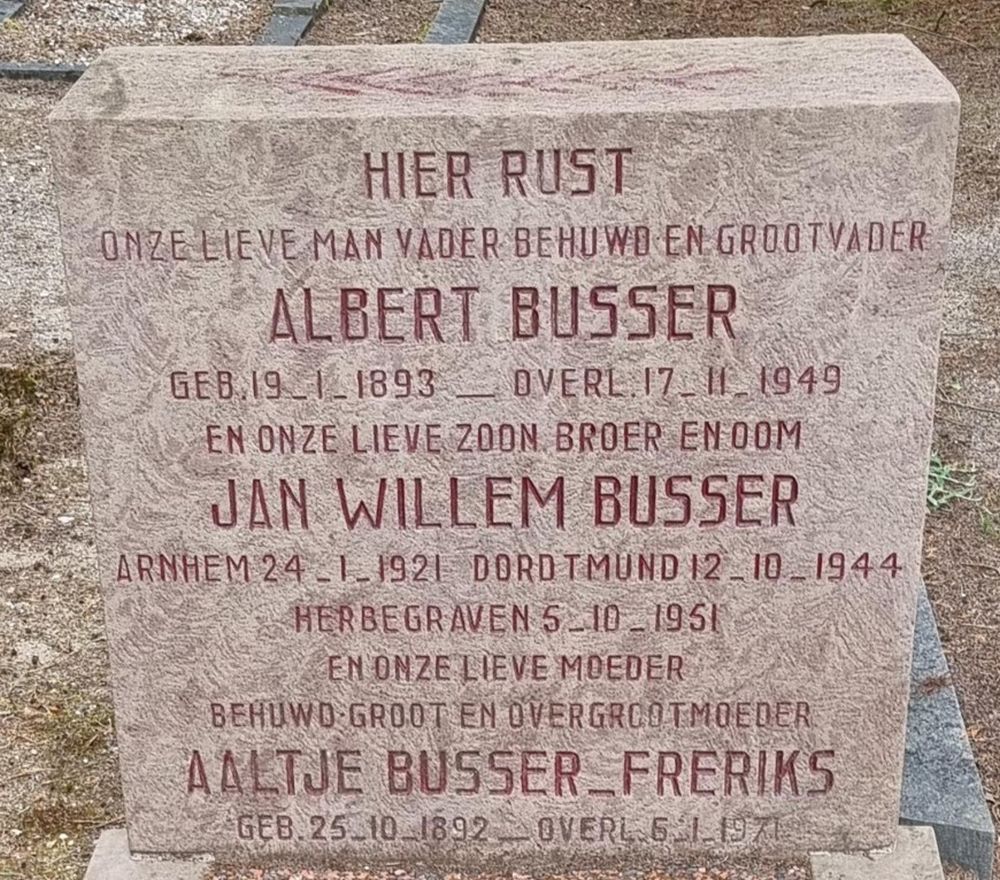 Graffoto J.W. Busser.jpg